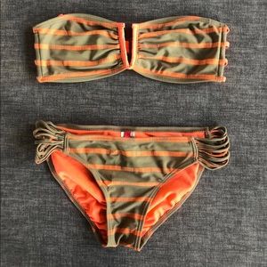 Women’s strapless bikini set